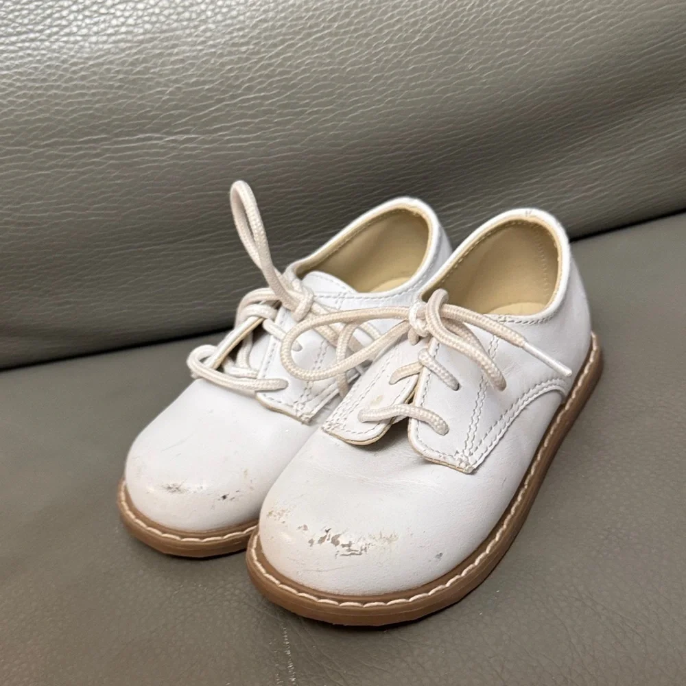 Designers Touch White Leather Kids Dress Shoes size 7